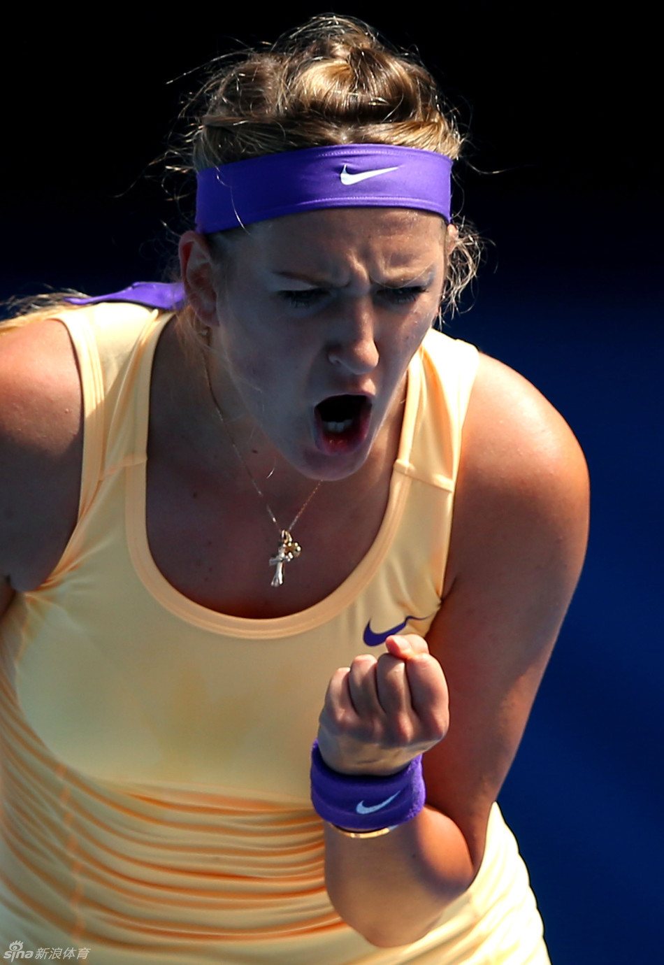 九游官网阿扎伦卡意外战胜加拿大队，爆冷引爆全场！赛场气氛高涨(阿扎伦卡排名)