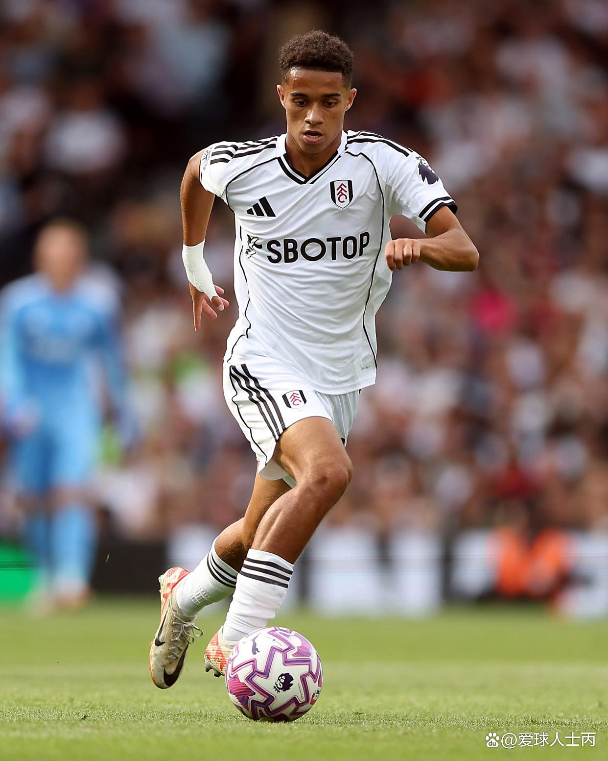 今晚意甲焦点战，曼联队长鼓劲，压力陡增，更衣室氛围转暖的简单介绍